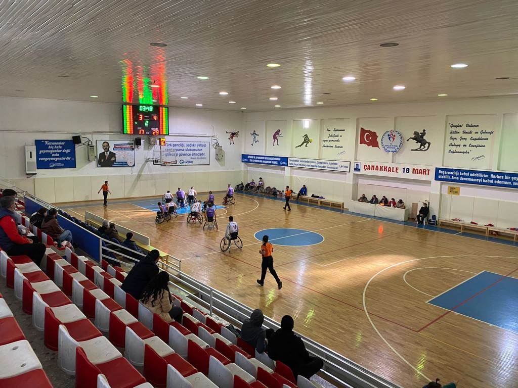 ENGELSİZLER ORDUSU DOLU DİZGİN